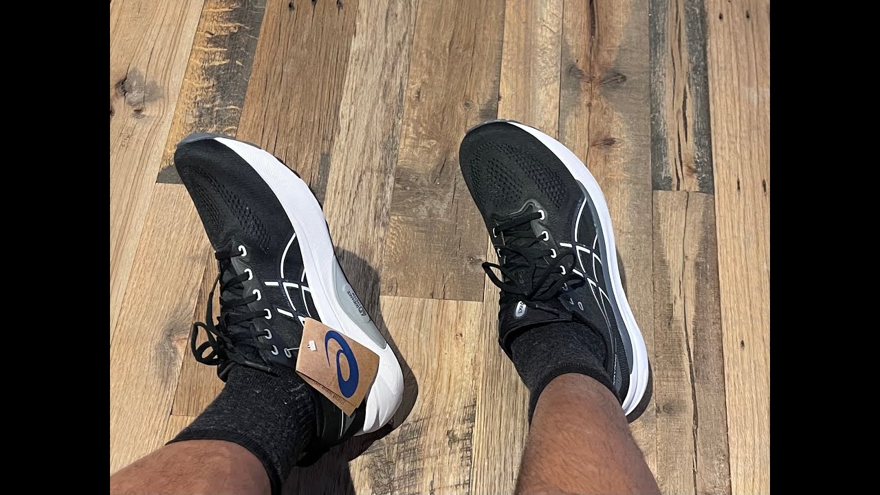 Unboxing and Try on of the Asics Gel Kayano 31 black and white #gelkayano31 #asicsrunning #unboxing