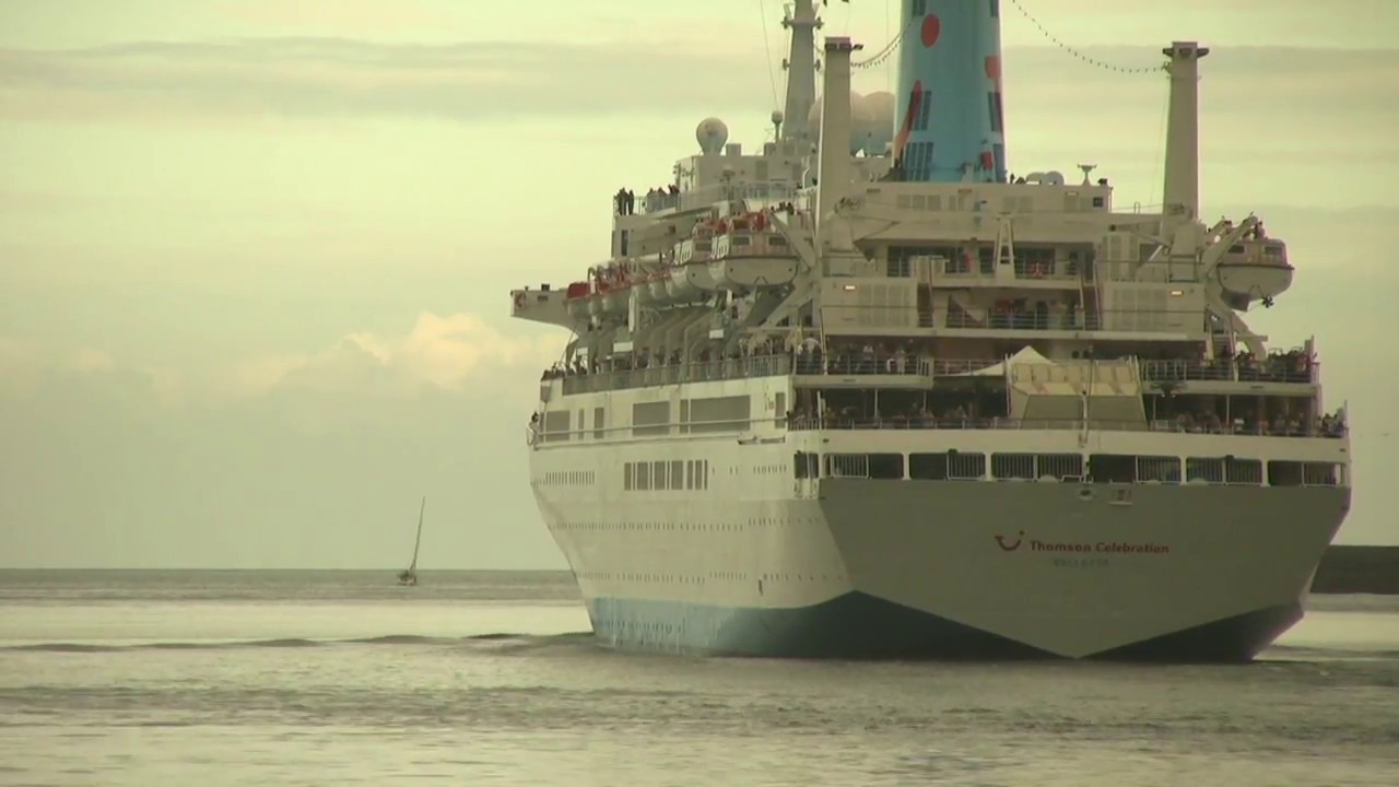 Cruise Ship Thomson Celebration leaves the River Tyne 12th August 2017
