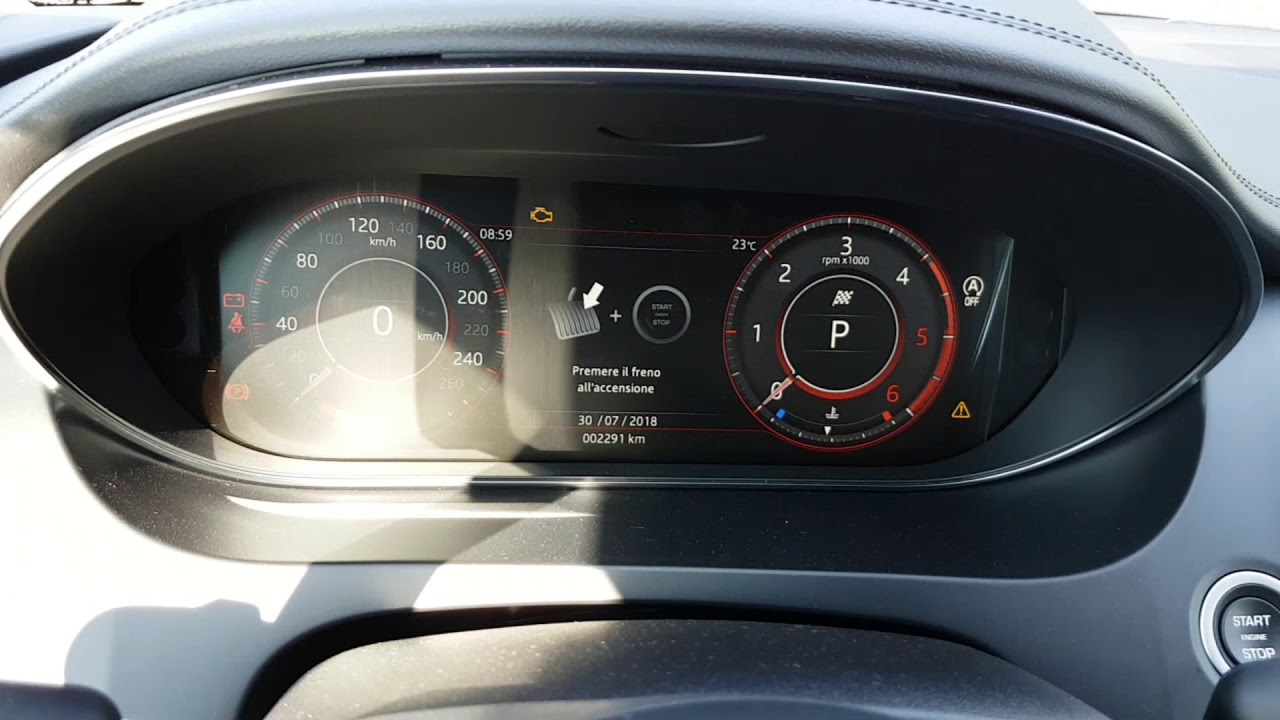 2018 Jaguar E-Pace focus infotainment e tecnologia