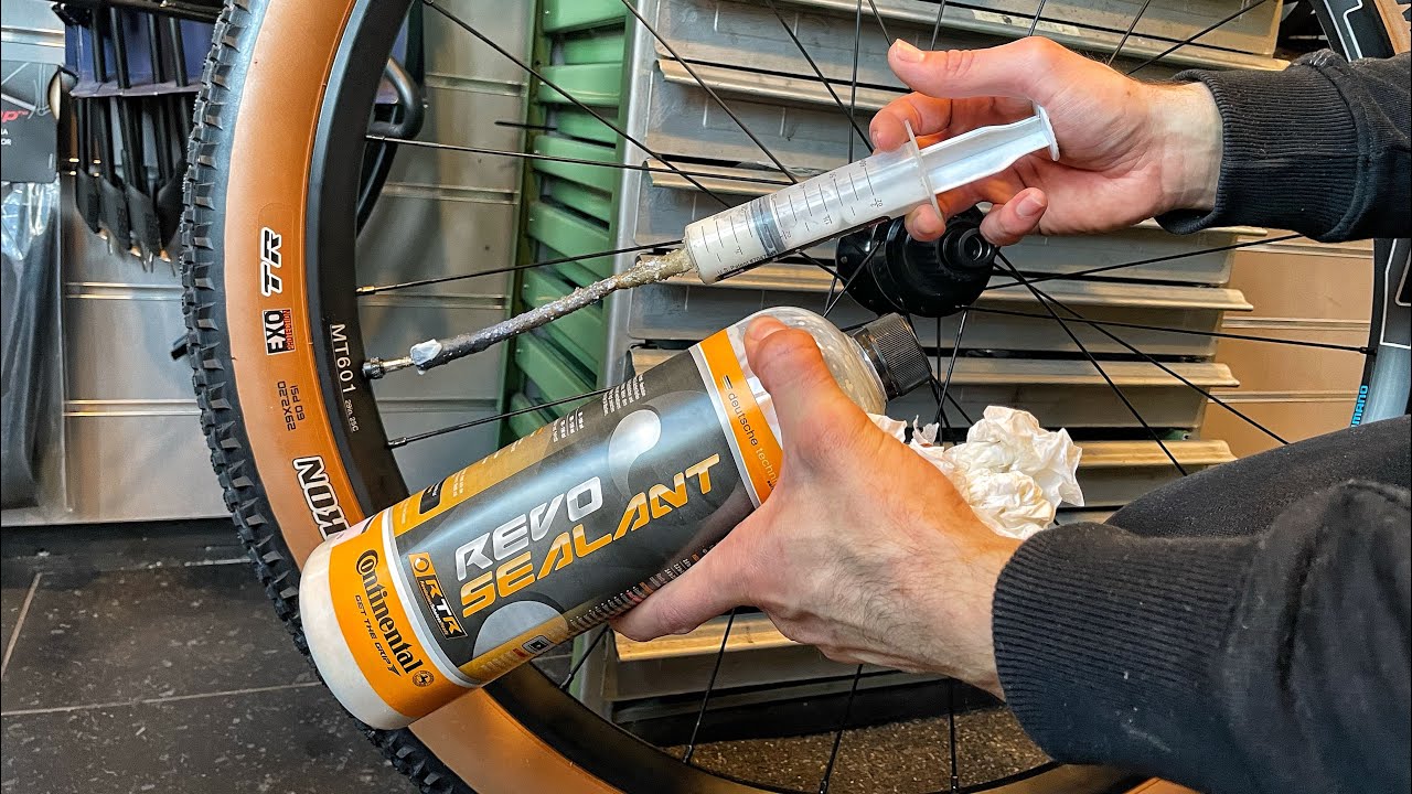 Zo monteer je een TUBELESS FIETSBAND 🍼 | Fiets Tutorial