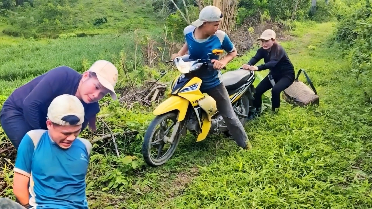 Oh my God, Vong's motorbike was almost stolen!