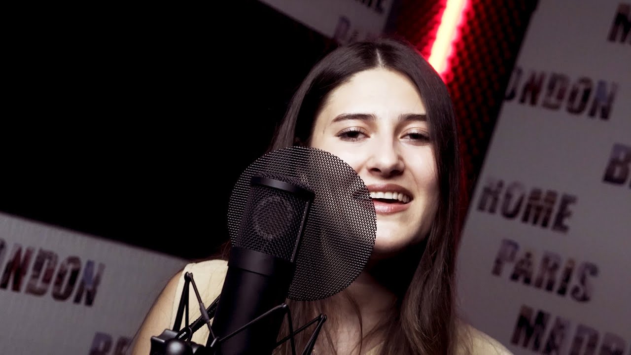 Camelia Rosu - De ce imi faci amare zilele [Official Video] 2023