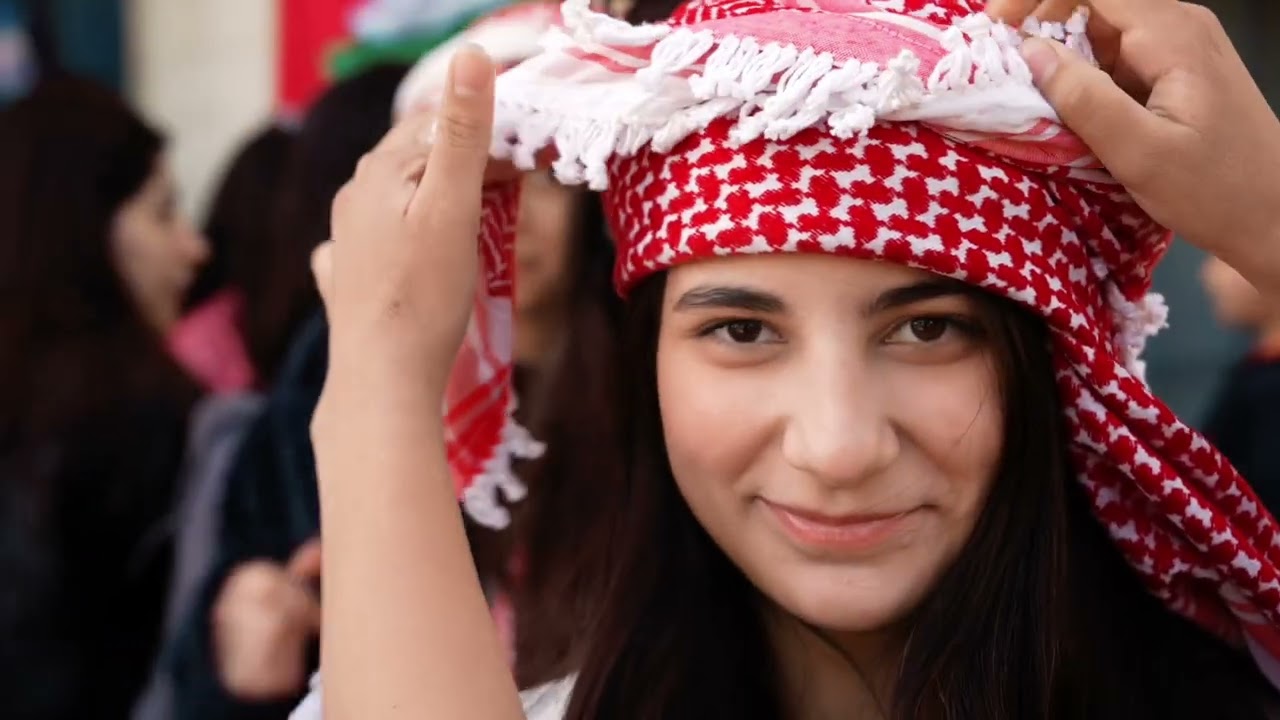 مدارس أكاديمية ريتال الدولية أول من أطلق مسيرة من طلبتها وكادرها التعليمي والإداري في يوم العلم