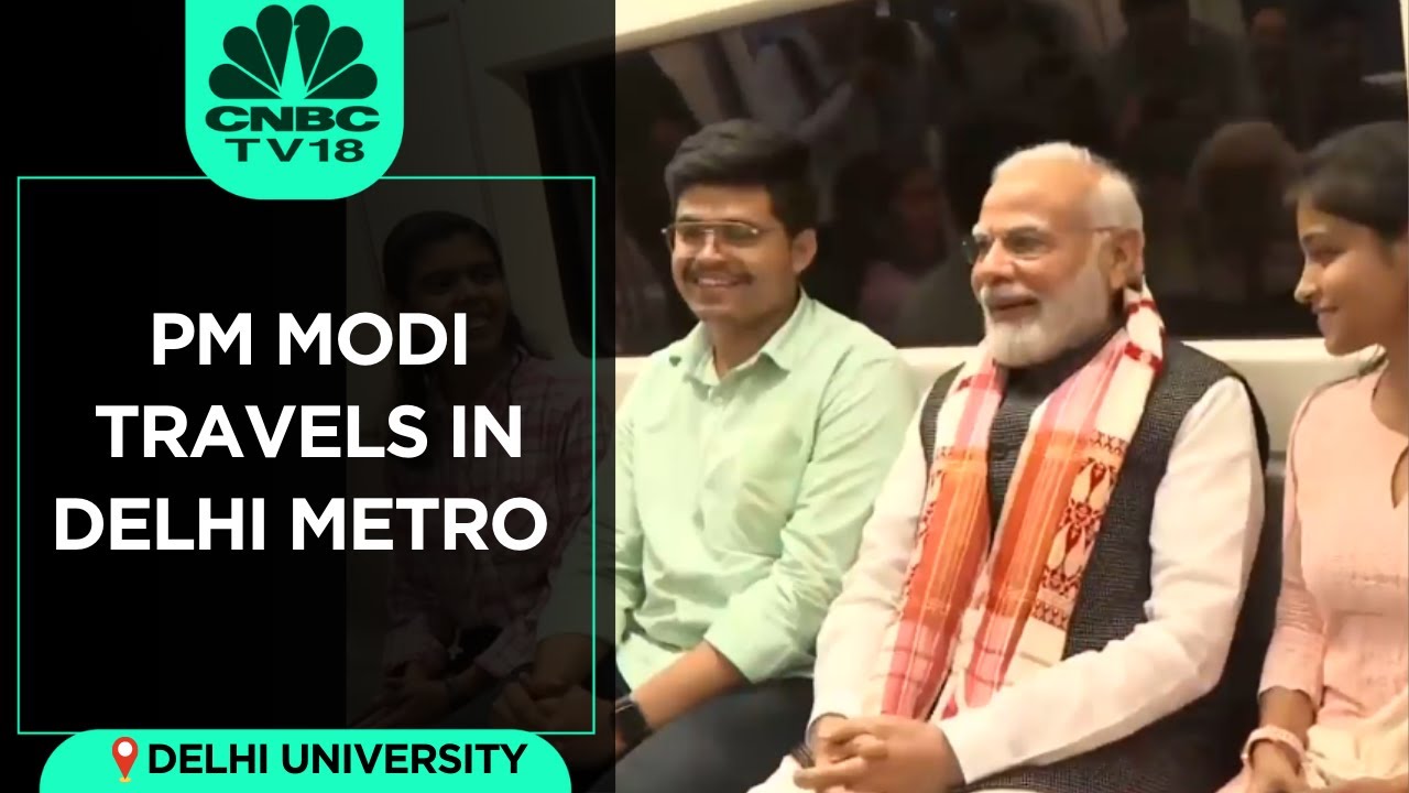 Prime Minister Narendra Modi Interacts With Passengers In Metro | CNBC TV18 Digital
