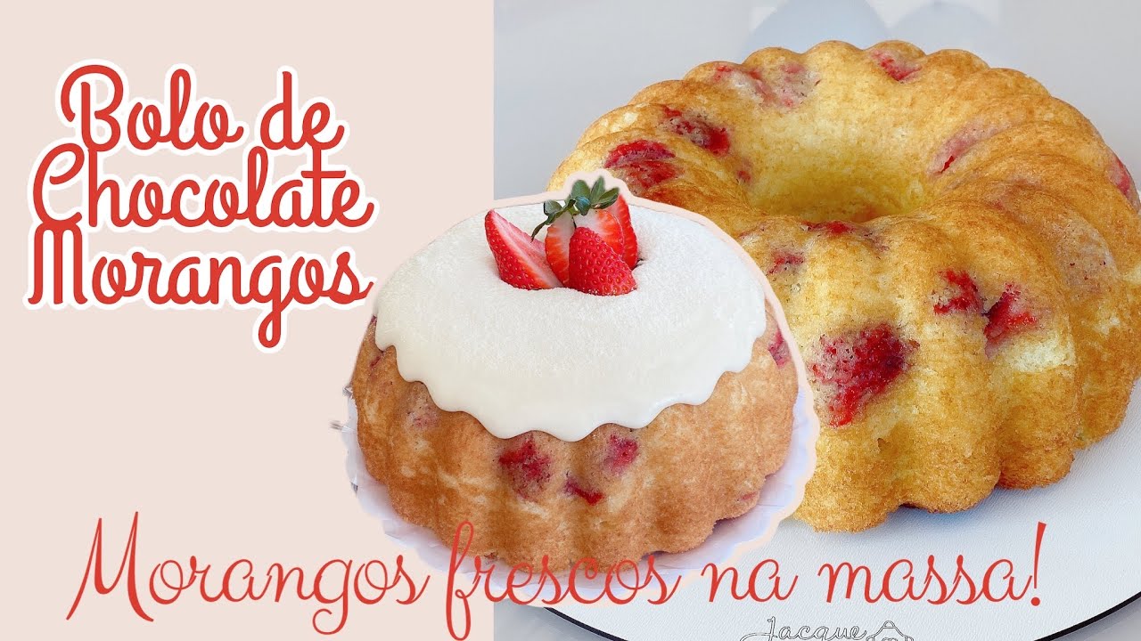 BOLO DE CHOCOLATE BRANCO COM MORANGOS FRESCOS NA MASSA