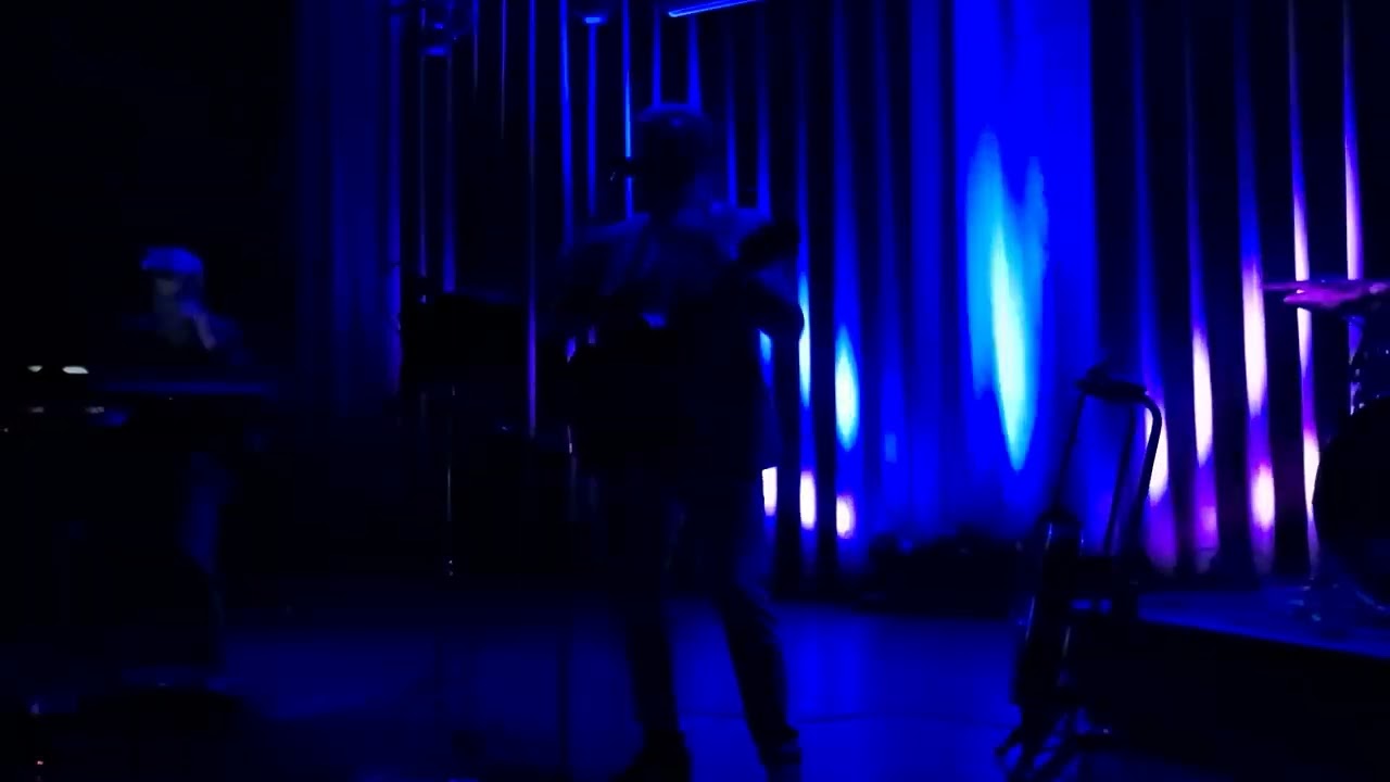 Paul Michiels live in Zandvliet 7 november 2025- Forever Young & That's allright mama
