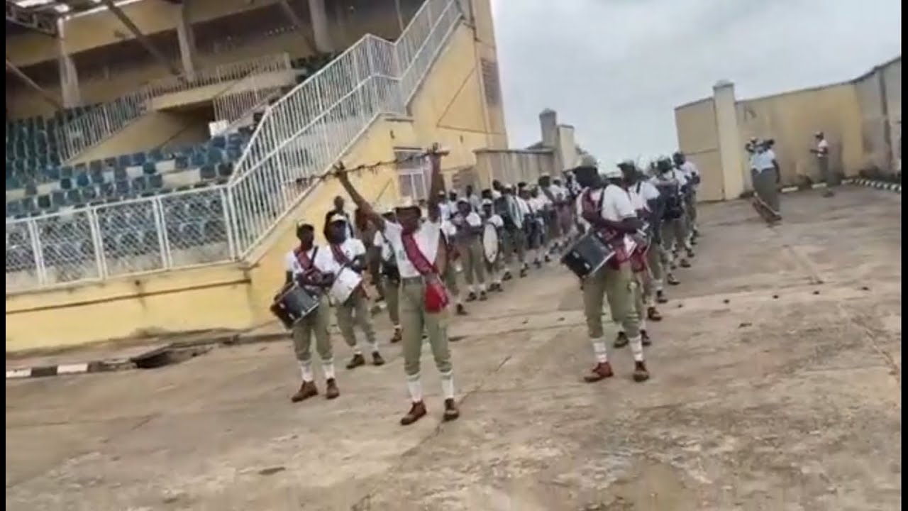 HOW THIS FEMALE MAJOR TAKE CONTROL MACE