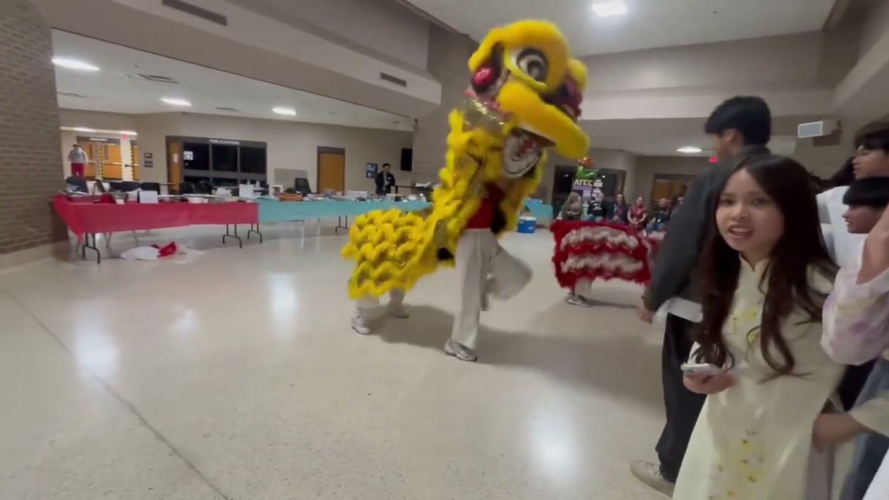 St. Andrew Dũng Lạc Lion Dance at Westmoore High School