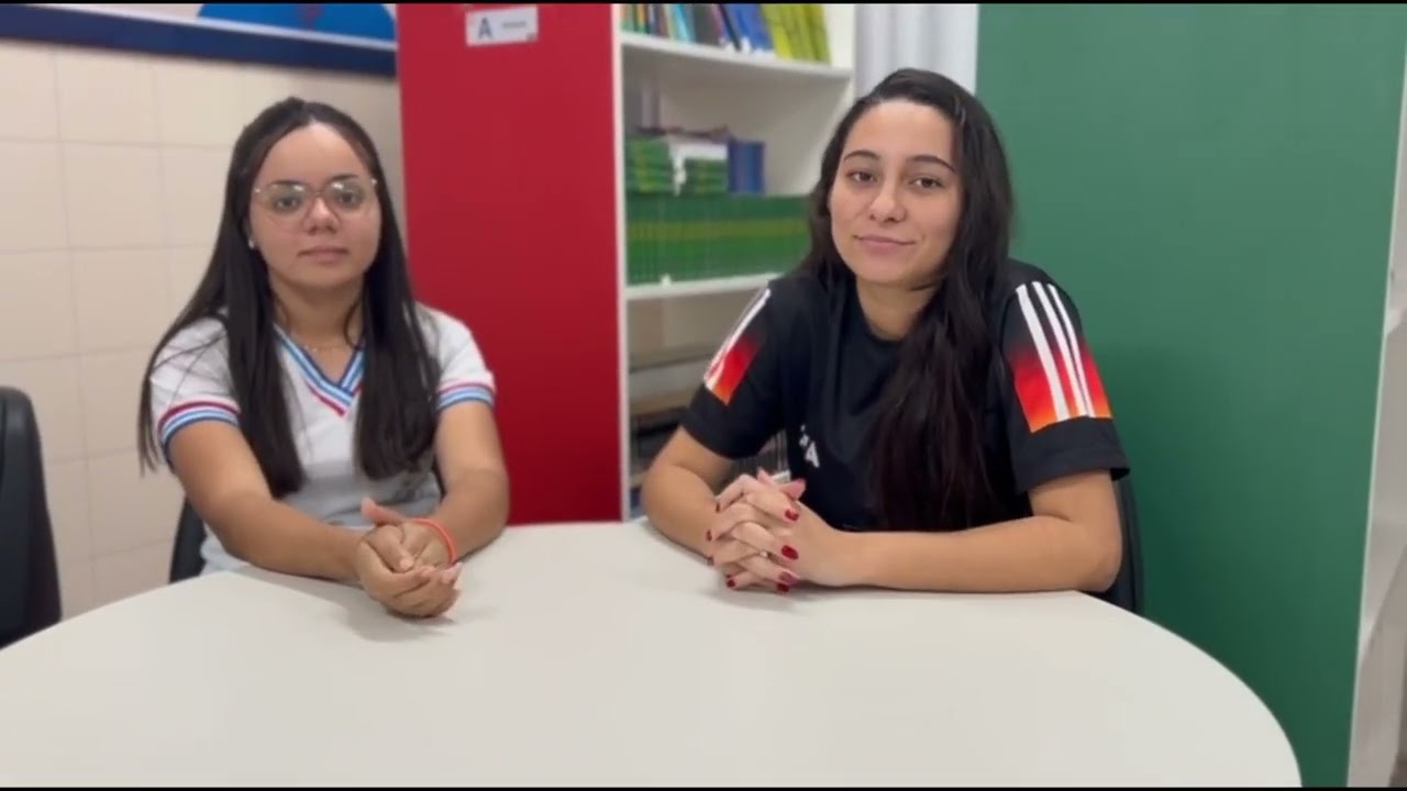 Antropofagia em Movimento: A Vida de Oswald de Andrade!🖋️