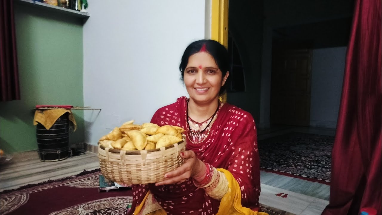 मिलकर बनाई बहुत सारी गुजिया ।।और साथ में बहनों के साथ खूब मस्ती ❤️❤️