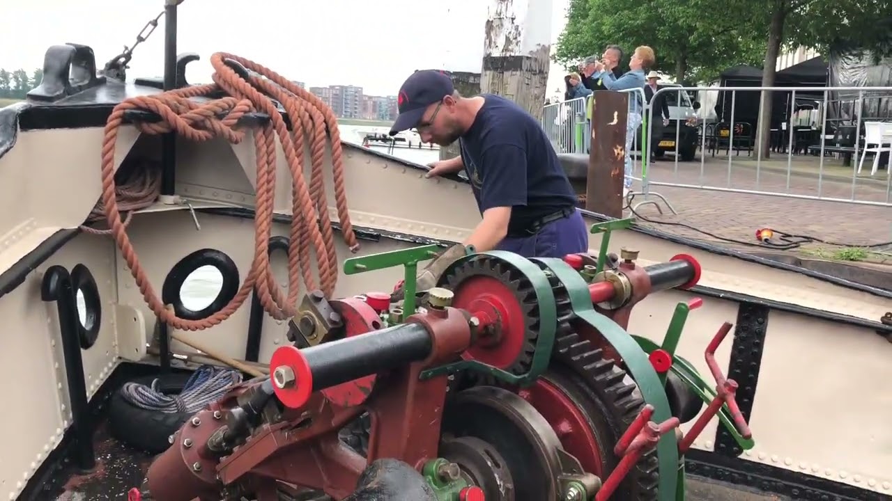 De boten verzamelen zich voor de vlootschouw