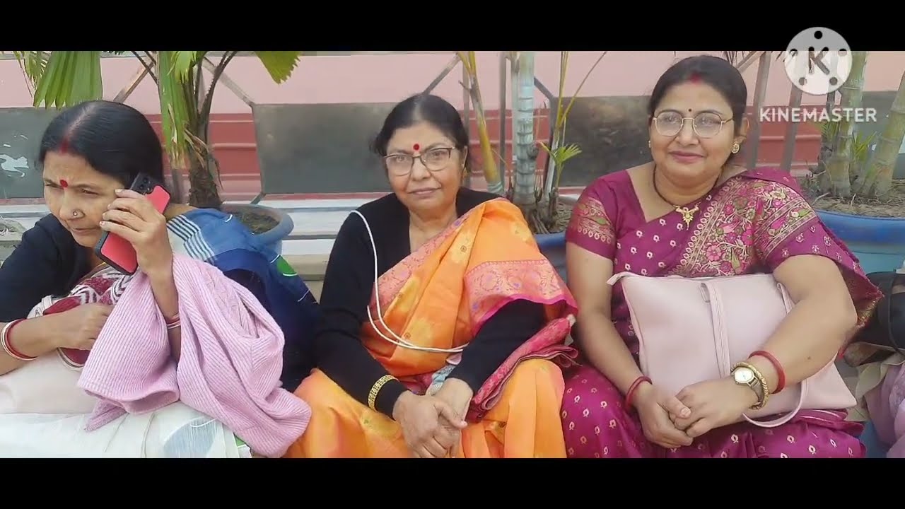 আমরা বোনেরা মিলে December শেষে একটু konkaleshor মন্দিরre ভোগ খেতে গেলাম 
