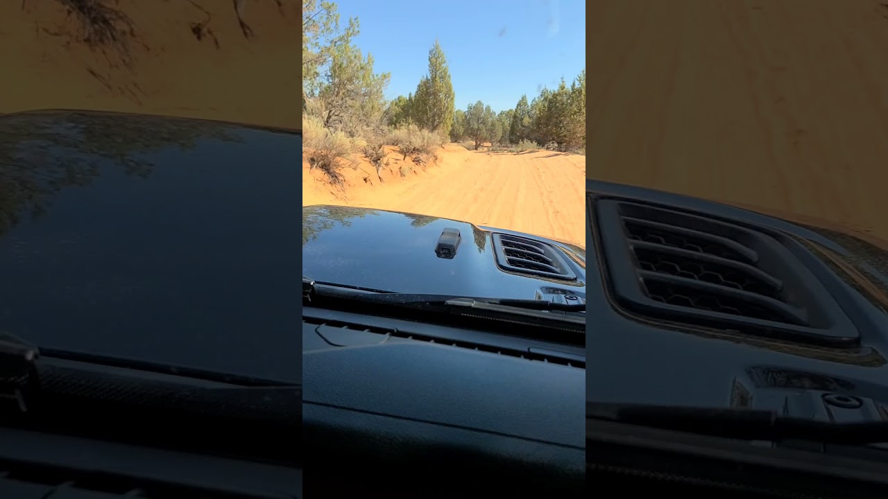 Drive into Peekaboo Canyon, kanab