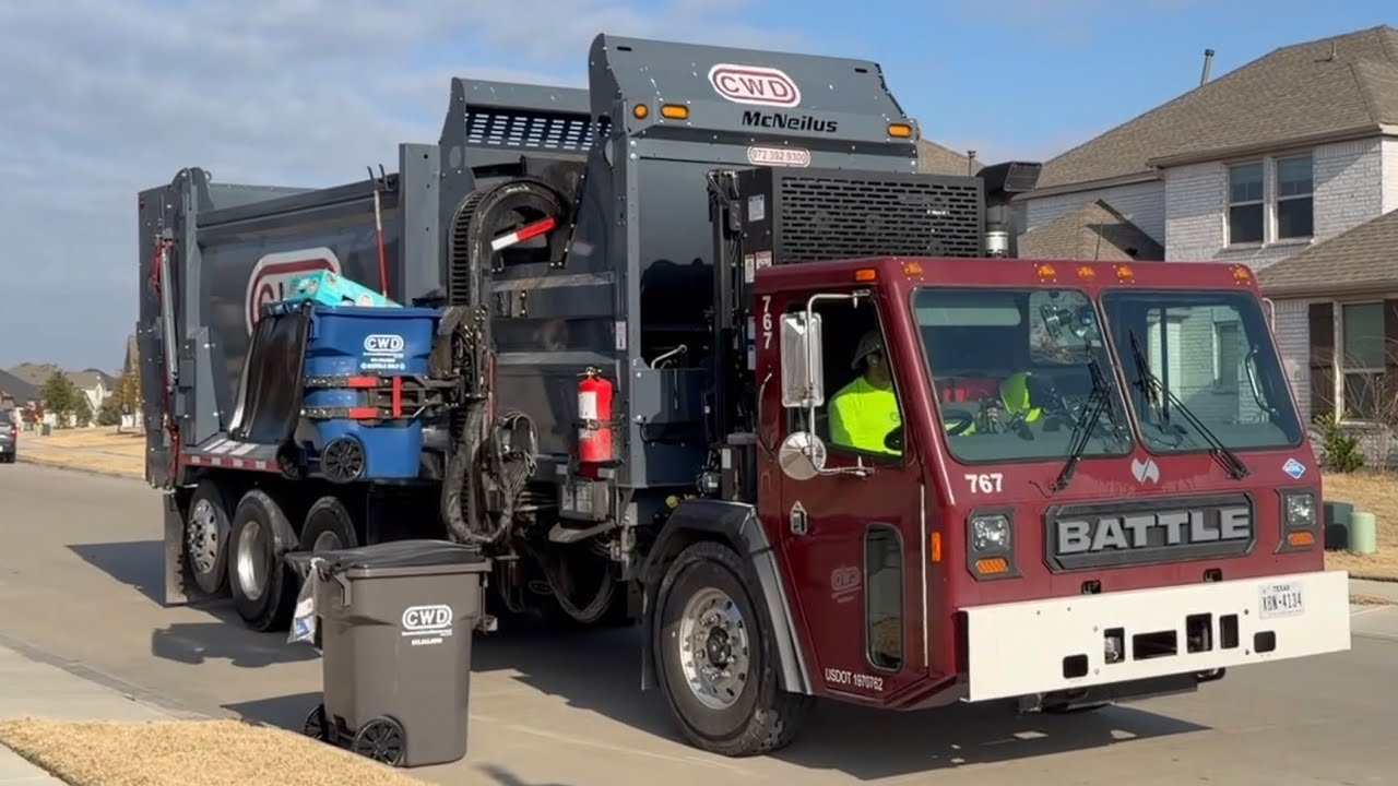 Community Waste Disposal: Battle Motors NGen McNeilus ZR Collecting New Recycle Carts in Celina, TX!