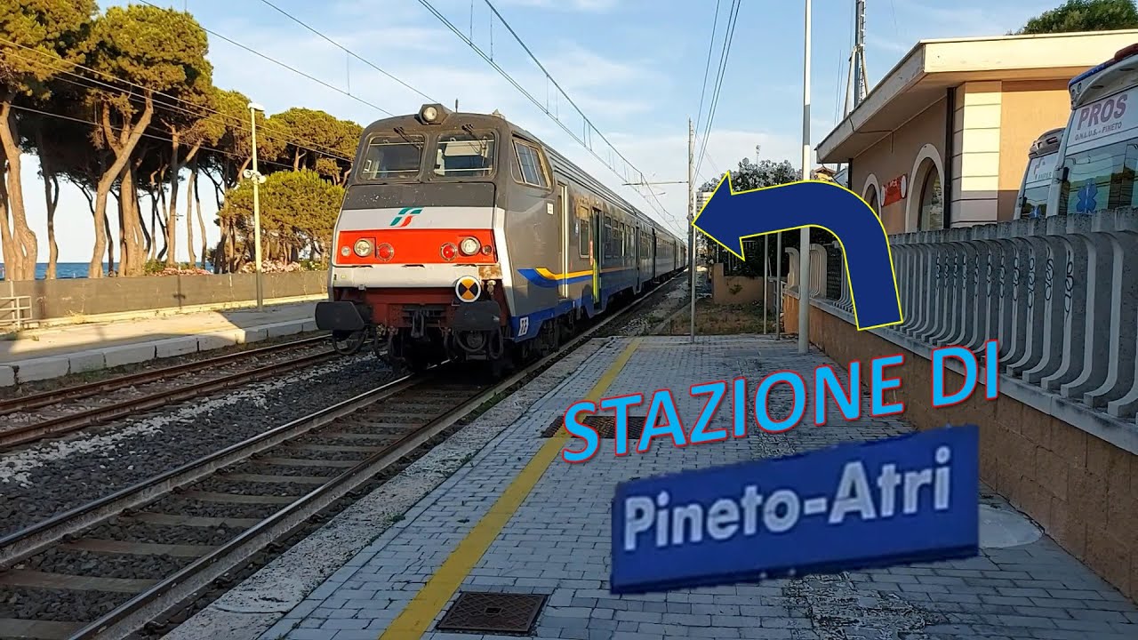 Treni alla stazione di Pineto-Atri