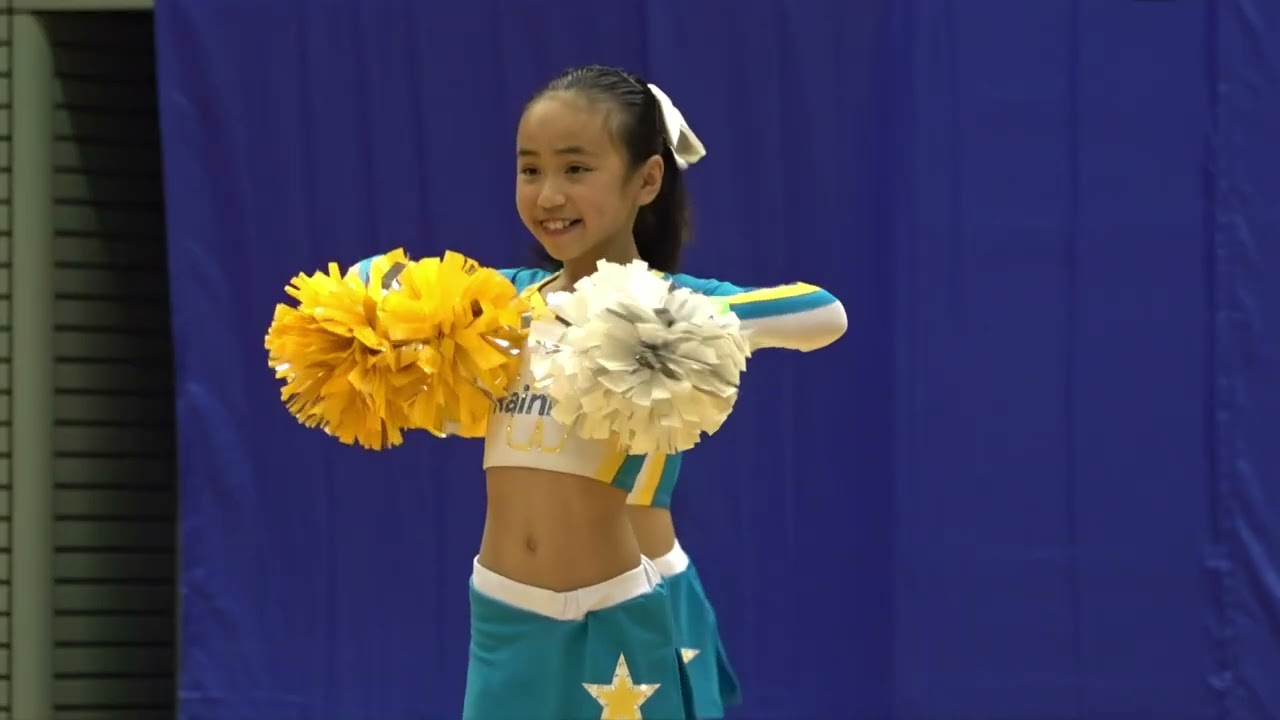 ん？チアリーダー小学生