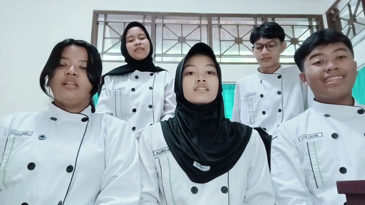 Tugas Bahasa indonesia Musikalisasi Puisi yang berjudul 