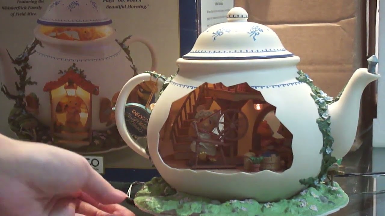 Deluxe Action Enesco Musical Mice Teapot Bungalow