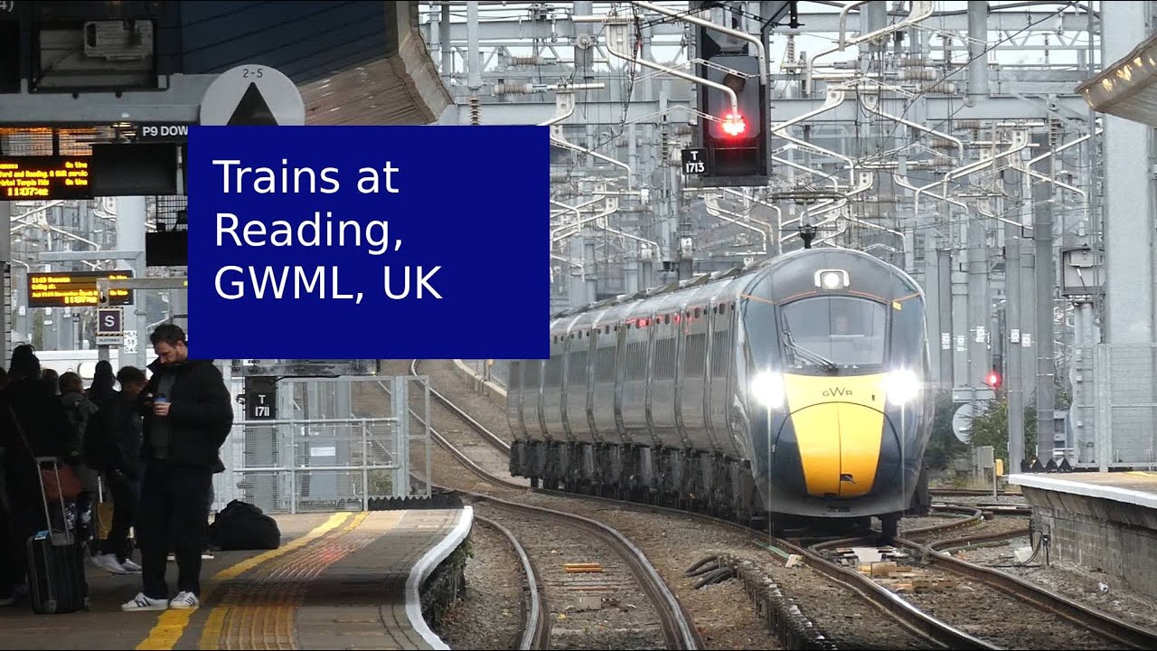 Trains at Reading (GWML, UK)