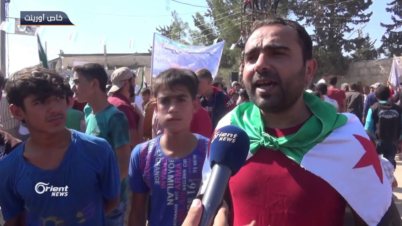 أهالي بلدة كفرناها بريف حلب يتظاهرون تحت شعار 