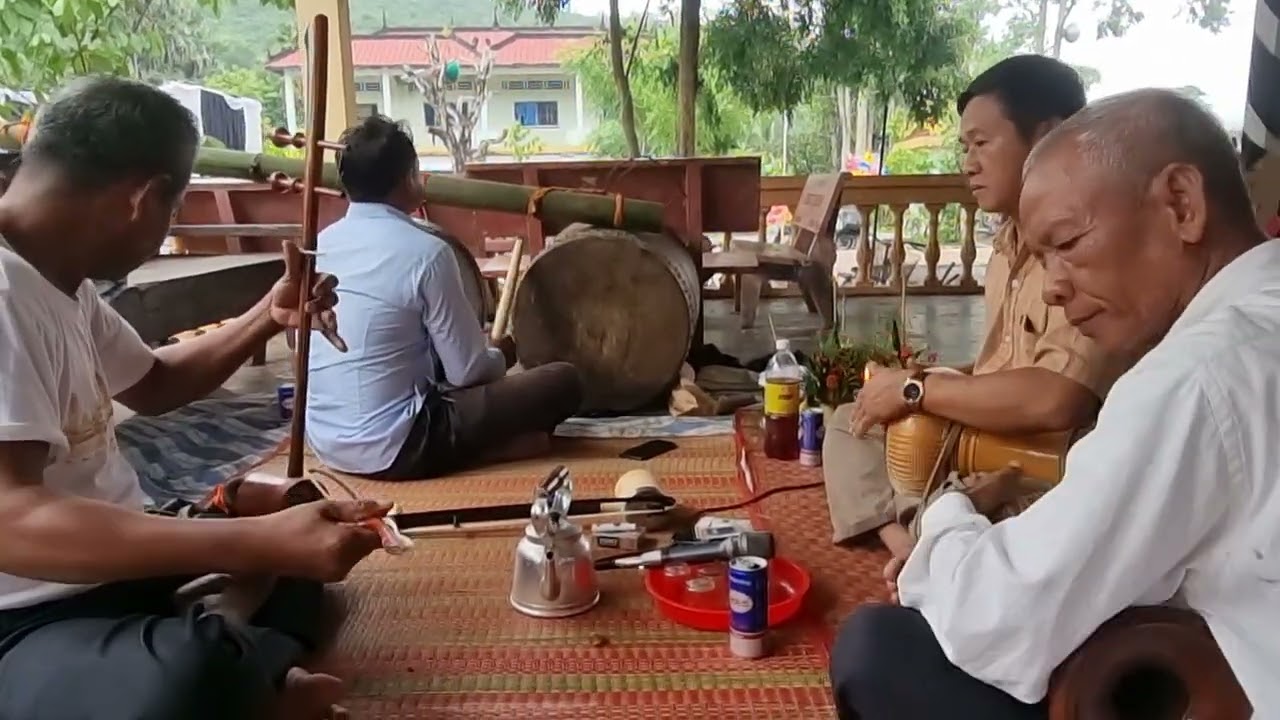 ភ្លេងតិតក់ ខ្មែរក្រោម