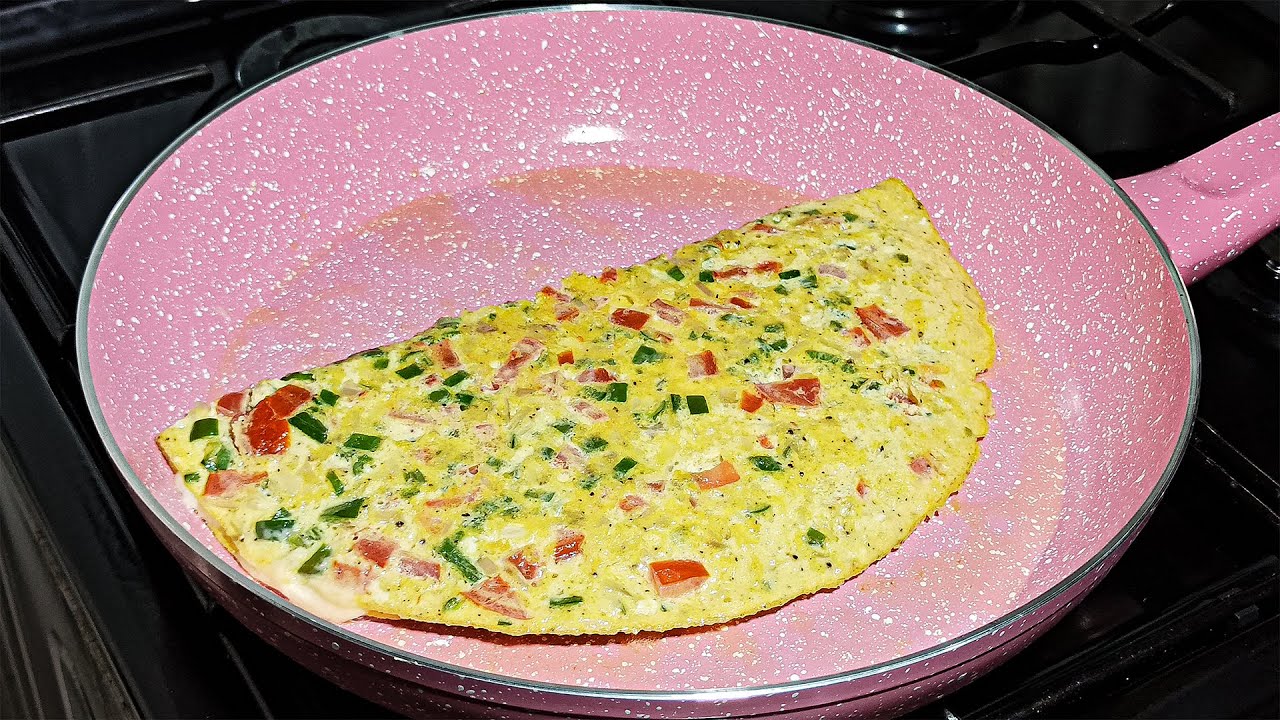 Омлет из яиц с овощами и сыром