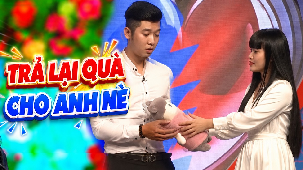 Cô gái BỊ BẠN TRAI TỪ CHỐI phũ phàng, đứng dậy TRẢ LẠI QUÀ THẲNG THỪNG khiến cả sân khấu tiếc nuối