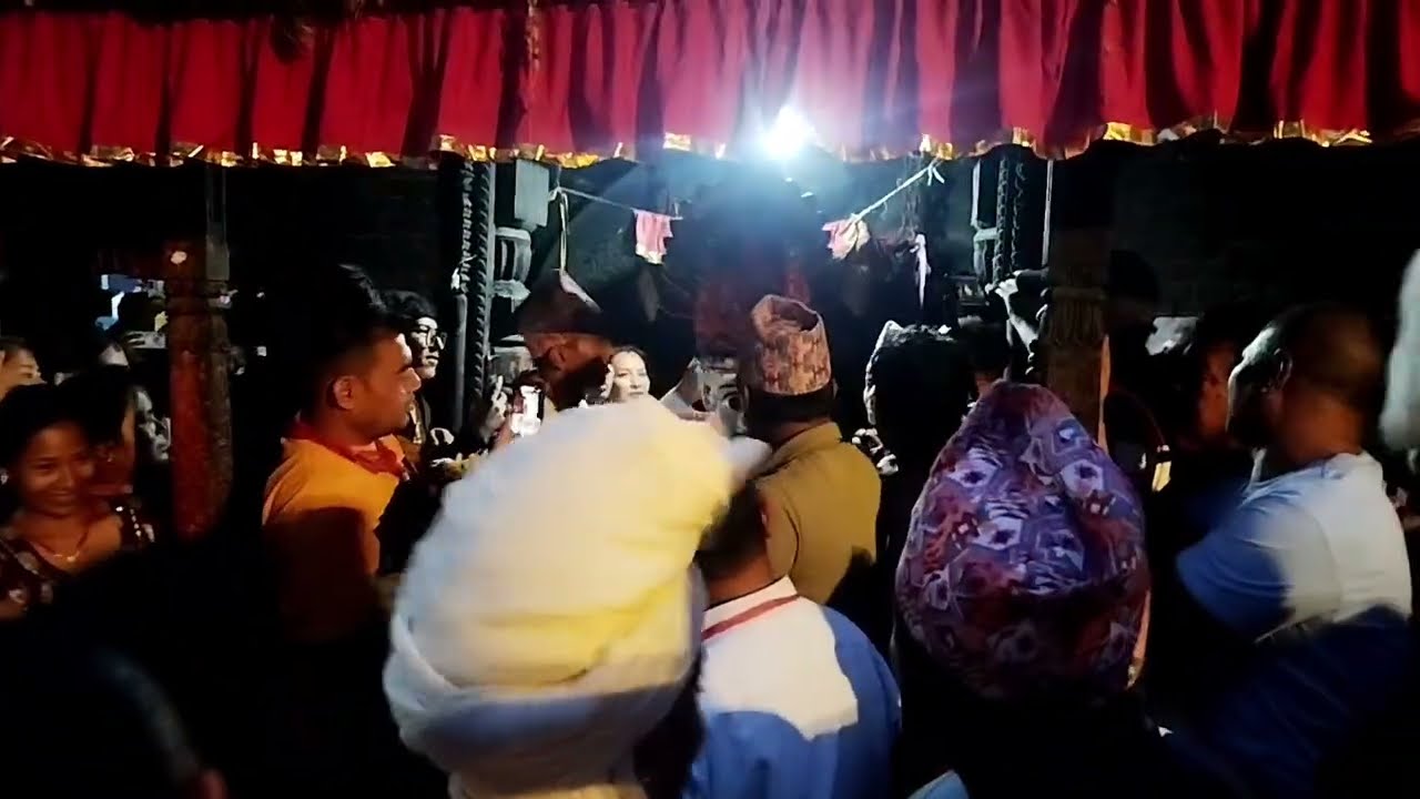 आज मिति २०५८ असोज ६ /१६ गते जय नवदुर्गा भवानी को ख्वपा बितरण लह पयाह लाह क्यु 🙏🙏🙏🙏👉🕉️🕉️🕉️🕉️🌹🌹
