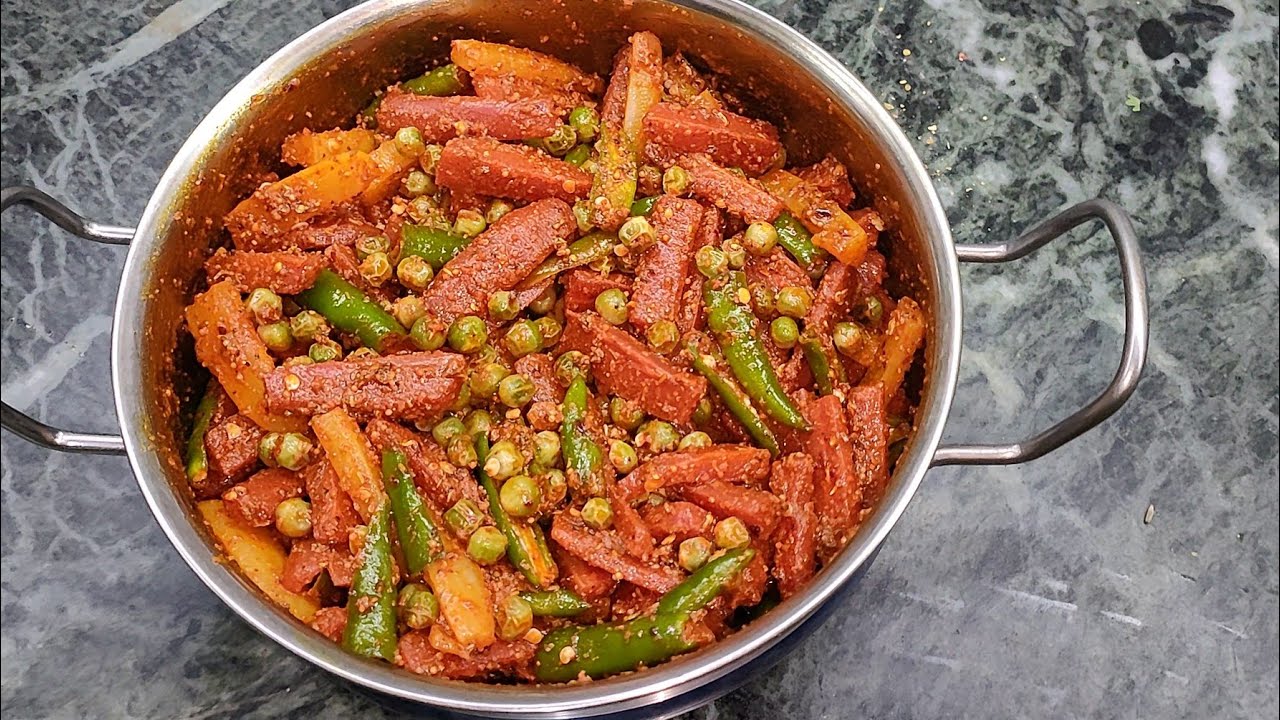 एक बार बनाओगे बार बार खाओगे gajar,muli,hari mirch, matar mix veg achar 