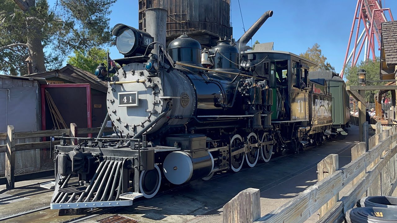 Railfanning Knotts Berry Farm ft. Engine 41, Pettibone 441-D speedswing, MOW equipment and more