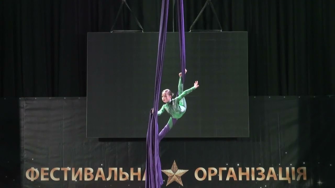 Красько Катерина студія Максимум Кобра, що втікла від свого приборкувача з точки