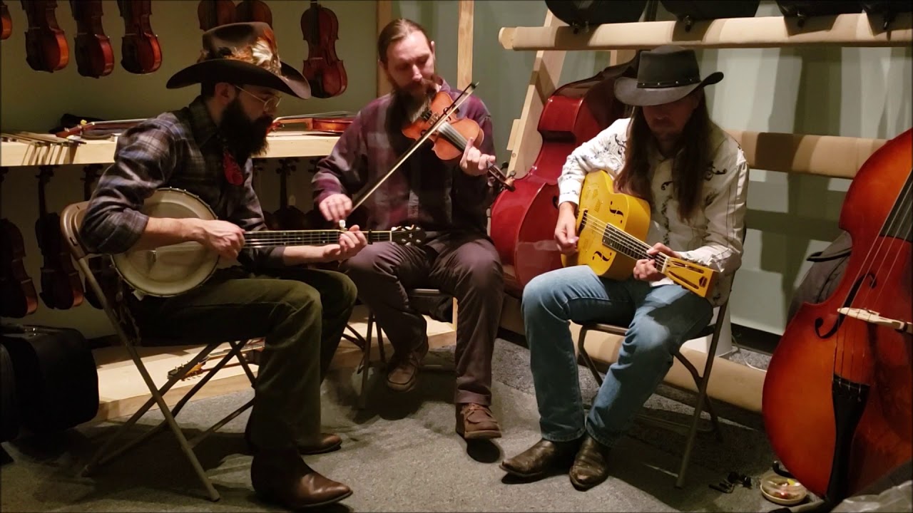 The Dust Covers pickin' The Snake River Reel