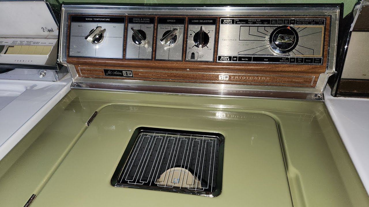 Full Cycle- 1974 Frigidaire Gold Crown 1-18 washer washing 7 large towels