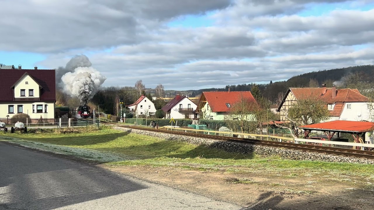 #Dampflok #Rodelblitz Baureihe 41 11 44-9 in der Durchfahrt von #Schmalkalden/ #Thüringen