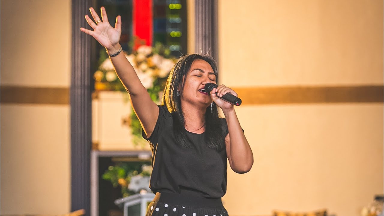 Hij is Verheerlijkt - Kingdom  (WorshipLeader: Graciëlla Chin A Foeng-Hardjopawiro) -WorshipSession2