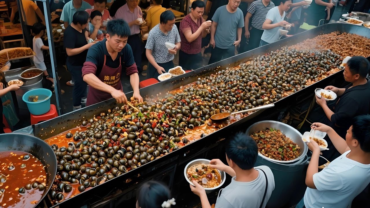 湖南岳阳小伙卖嗦螺，一天能卖两万斤，只用虾塘小青螺，自信行业无对手【好食勇哥】