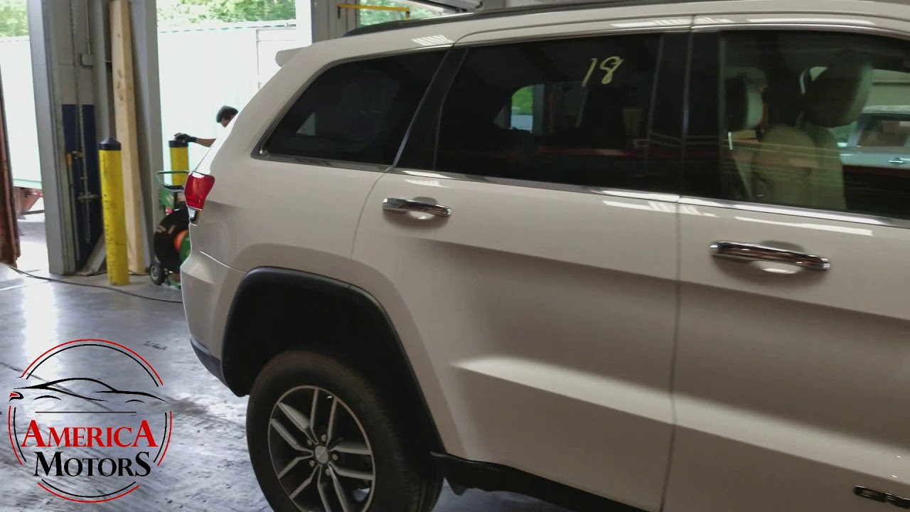 Процесс загрузки автомобилей Toyota, Chevrolet, Jeep, Kia, - в контейнер.
