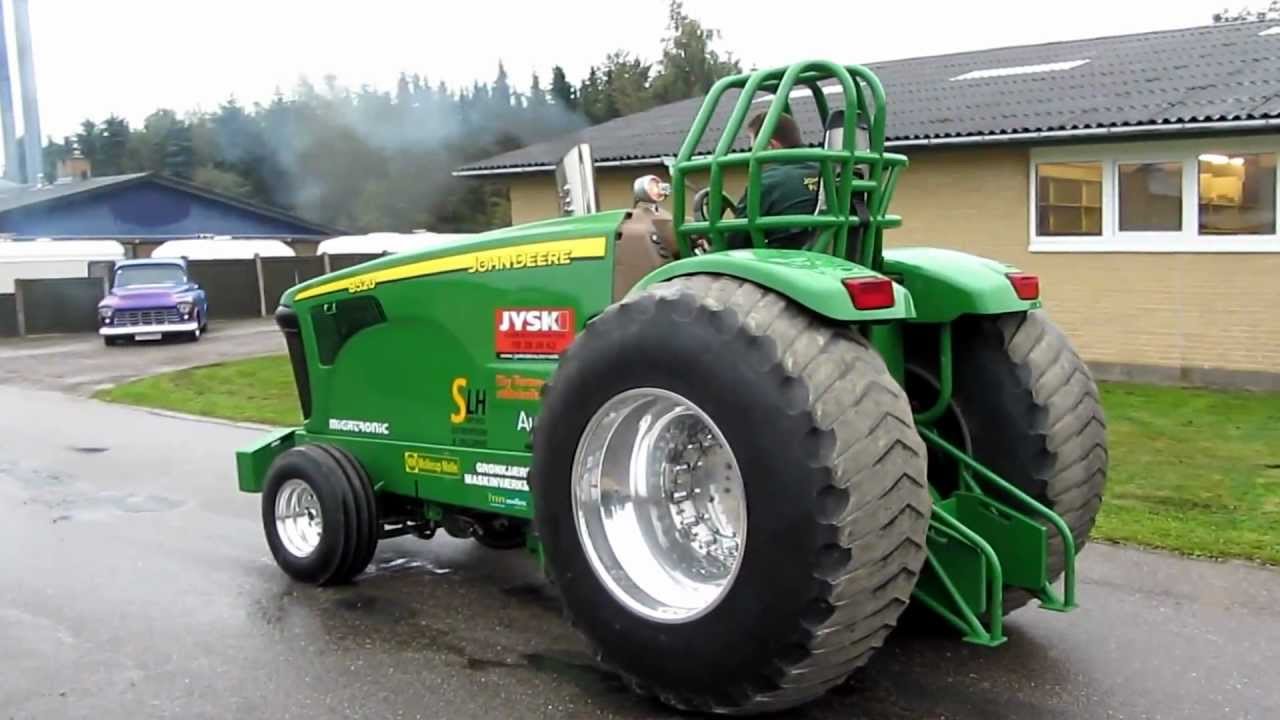John Deere Pulling Team