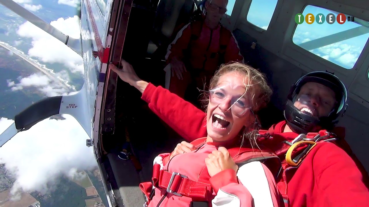 Parachutespringen boven Texel!