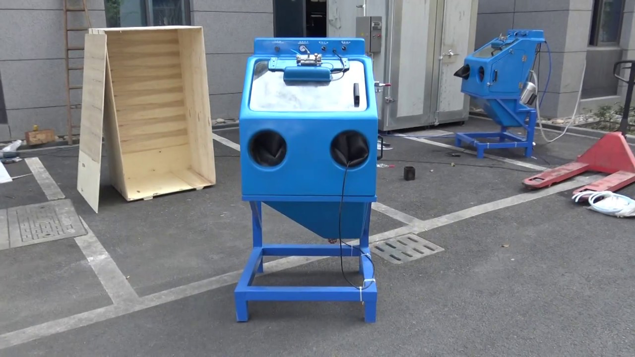 Wet sand blaster for small metal part