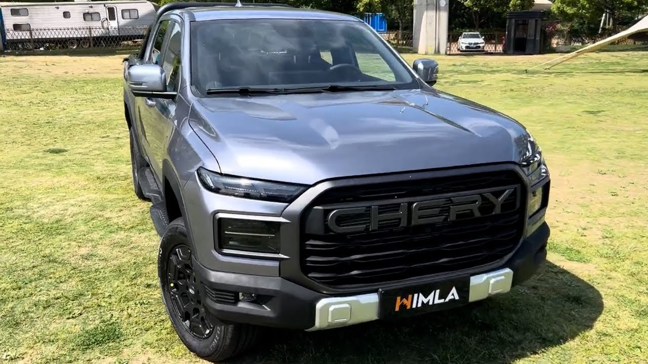Первый Chery-bakkie делает разворот на 180 градусов