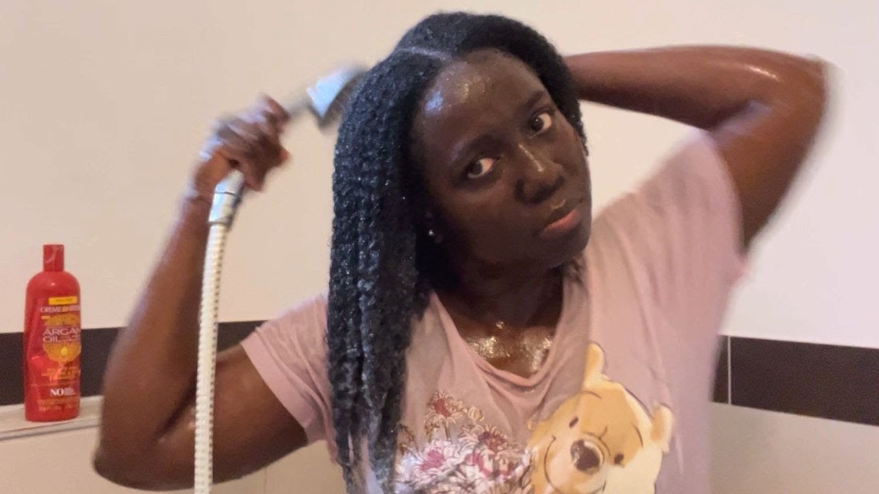 How I Moisturize My Hair To Reduce Postpartum Shedding