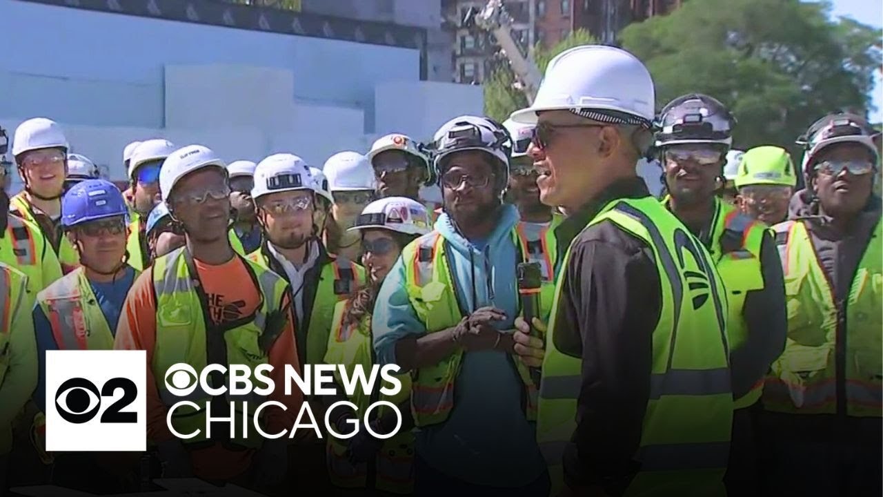 Former President Obama visits Chicago construction site of presidential library