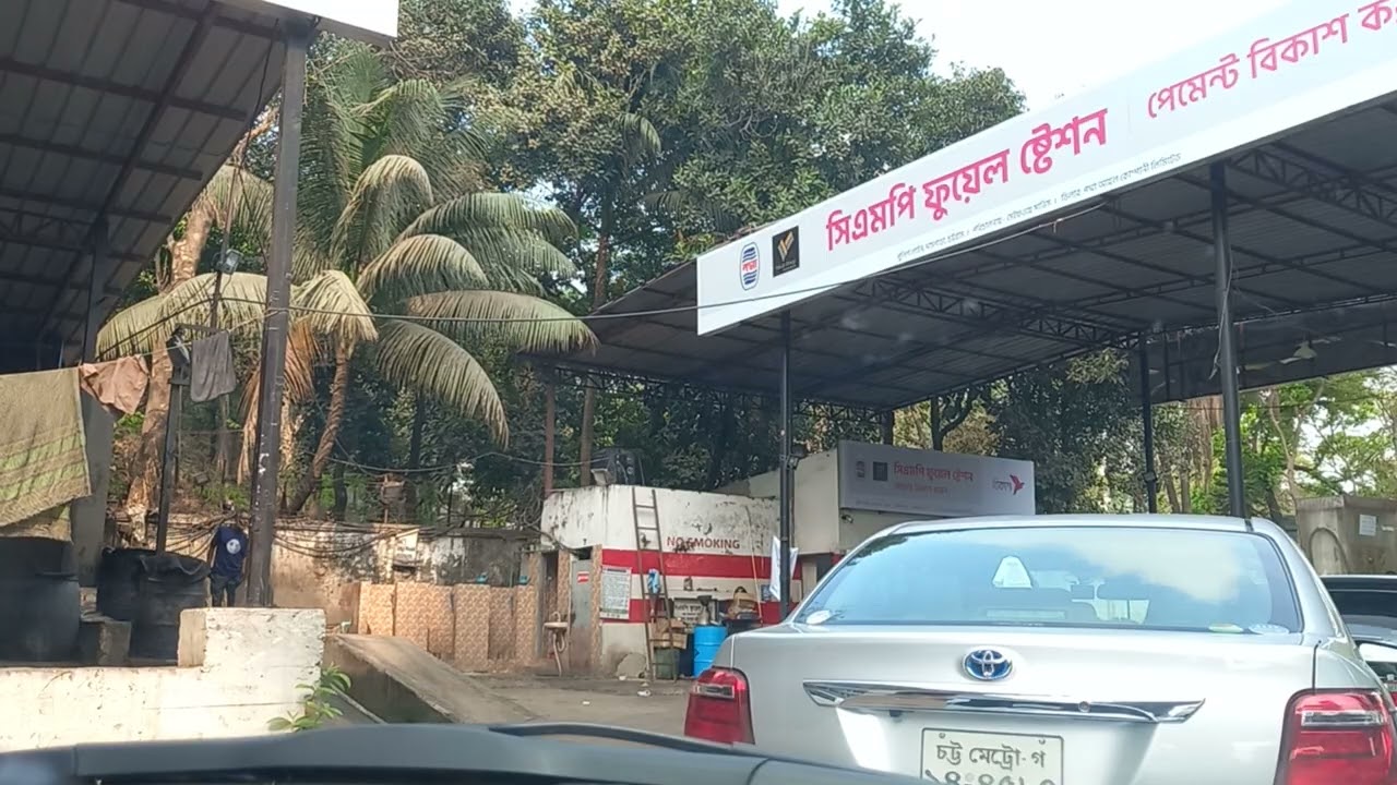 Refuelling Toyota Axio car