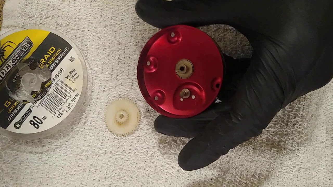 Abu Garcia 5000 left side take down