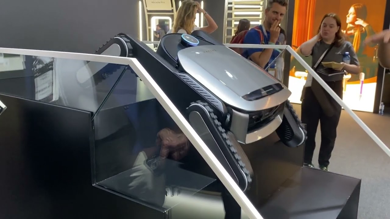 IFA 2025.– Así sube las escaleras un robot aspirador con el sistema Dreame Cyber X
