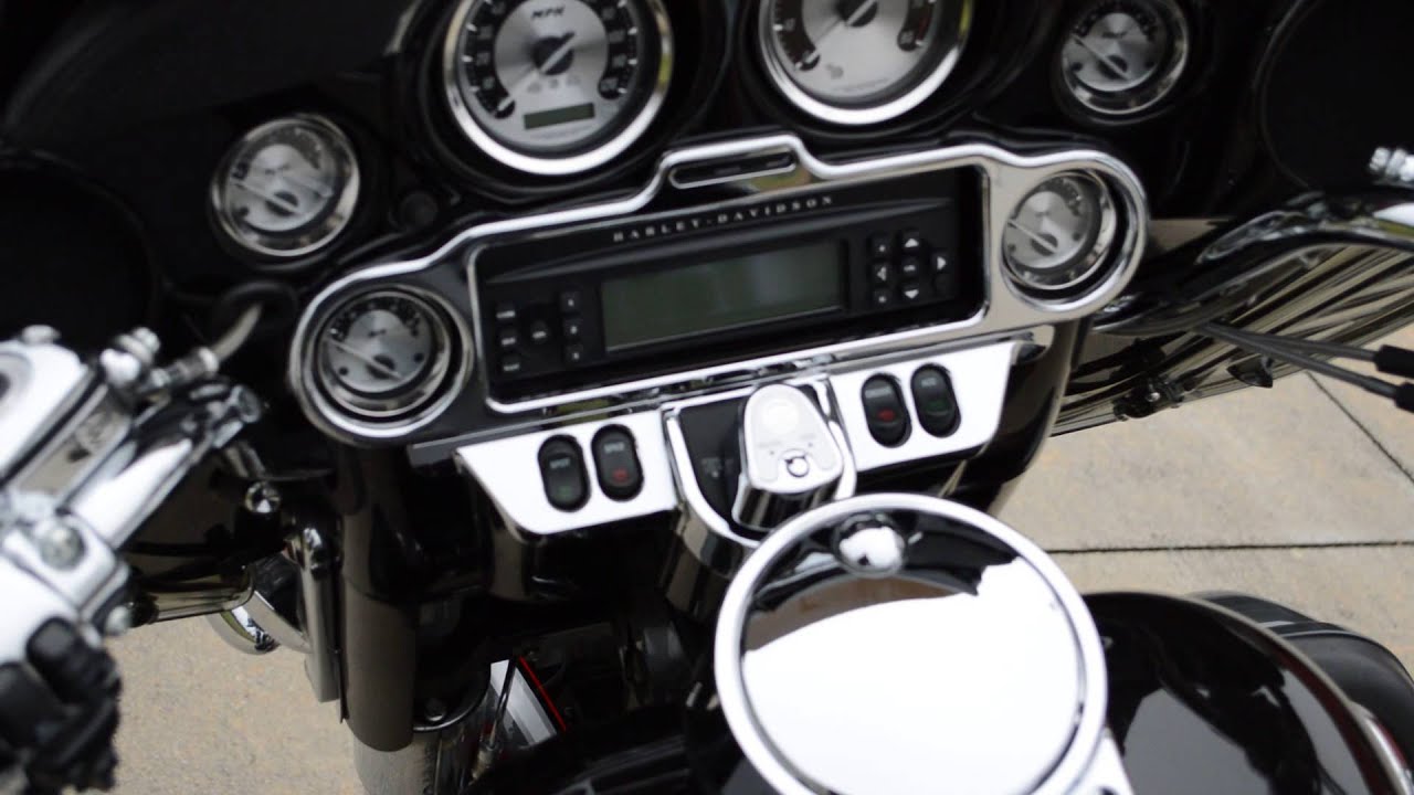2006 Harley-Davidson FLHTCUSE CVO Ultra Classic (954391)