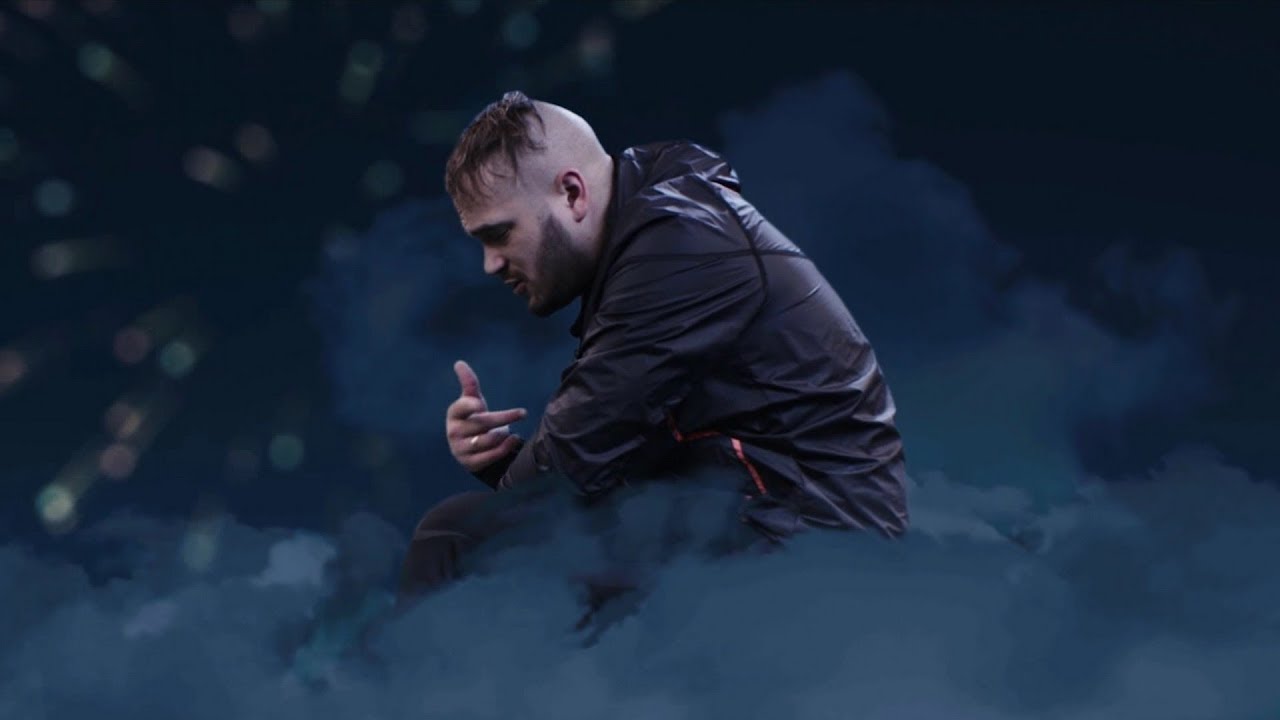 JuL - La t&ecirc;te dans les nuages // Clip Officiel // 2017