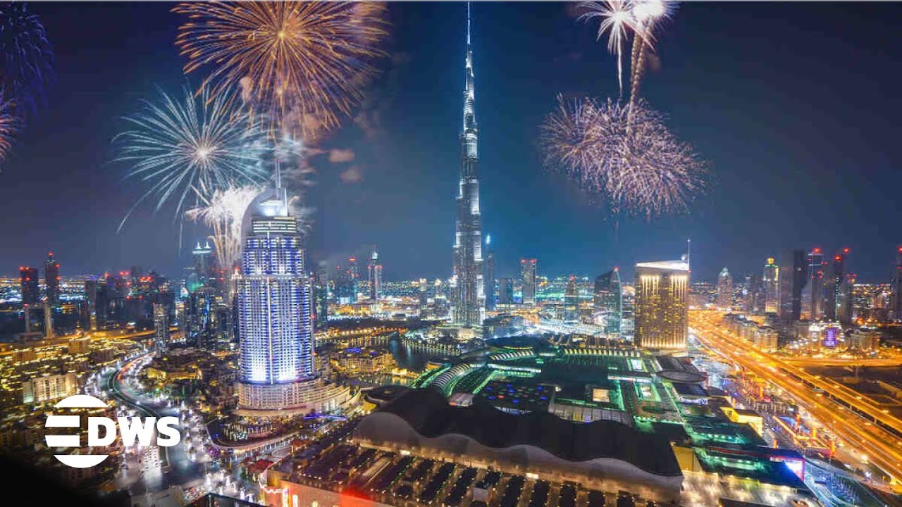MUST WATCH: Unforgettable Dubai NYE 2026 | Fireworks Light Up Burj Khalifa | AQ15