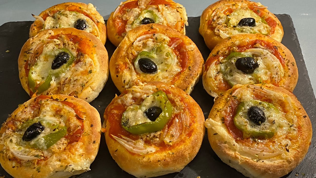 ميني بتزا بالعجين الدهبية بحشوا راءعة فردية سريعة التحضير 👌😋